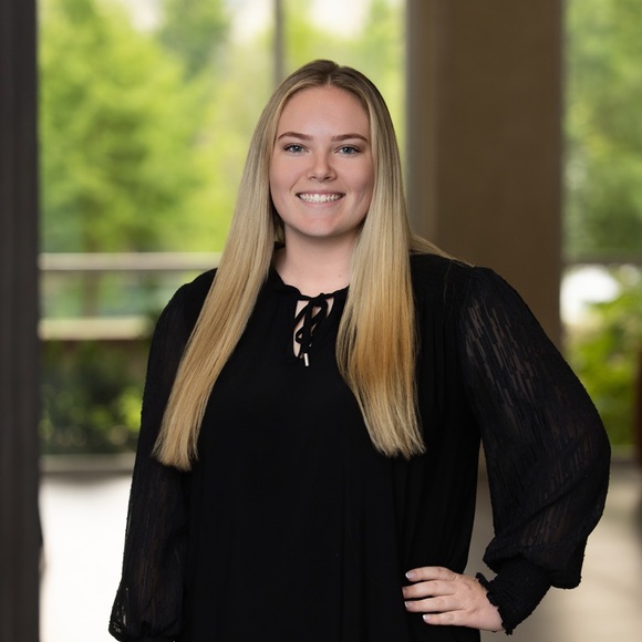 Meet your Posher, Mallorie - Picture 1 of 1